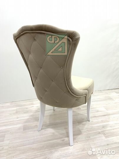Стул со спинкой