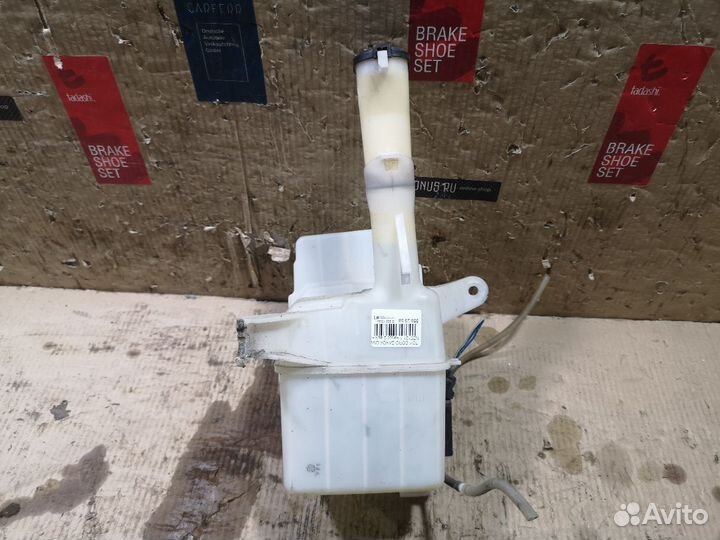 Бачок омывателя на Toyota Corolla Runx NZE121