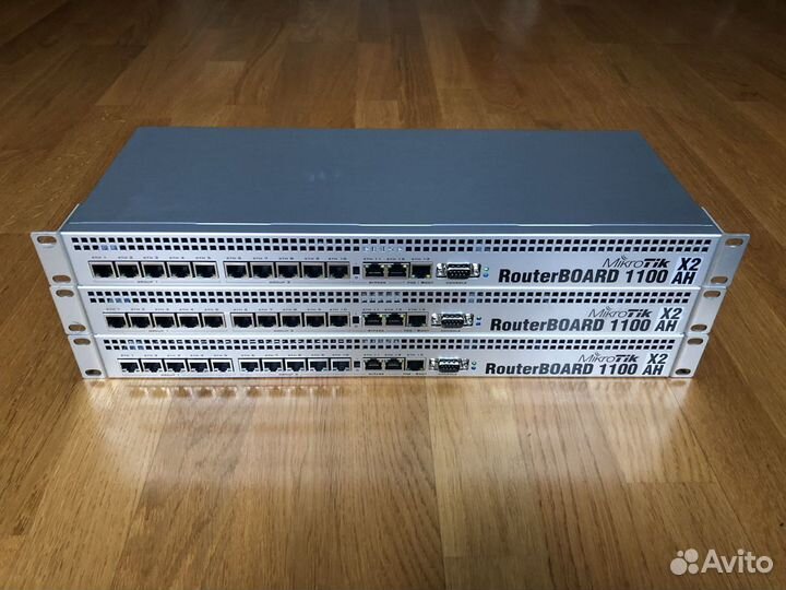Mikrotik rb1100ahx4, rb1100ahx4 dude edition