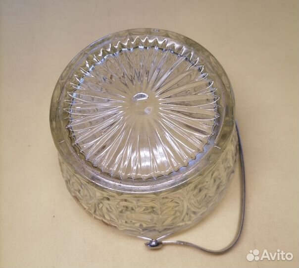 Ваза-Конфетница в металлической оправе с ручкой