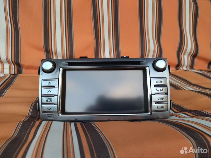 Головное устройство на Toyota Hilux
