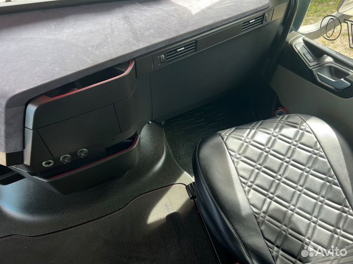 Volvo FH с КМУ, 2015