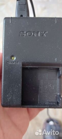 Зарядное устройство Sony для аккумулятора