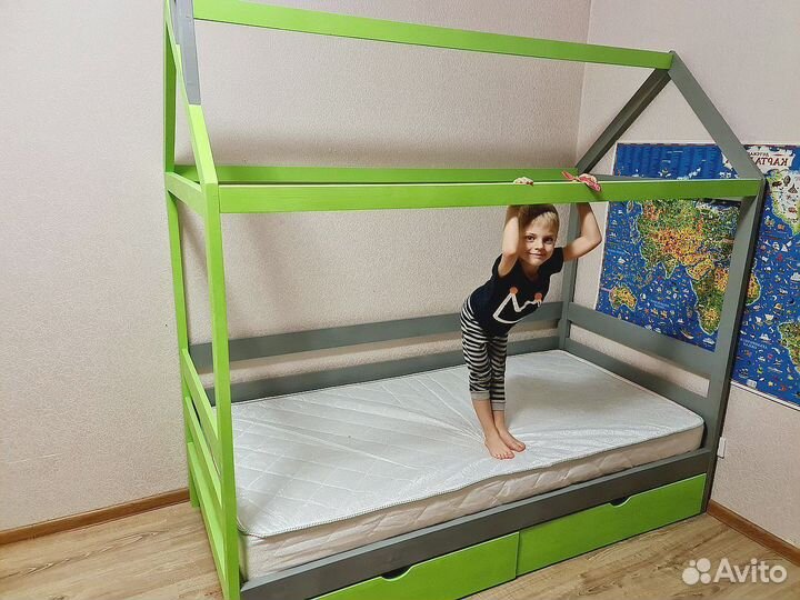 Кровать домик детская