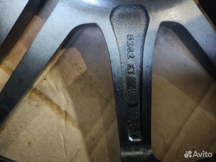 Продам литой диск R17, 5/114.3 Alcasta