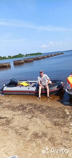 Лодка с мотором