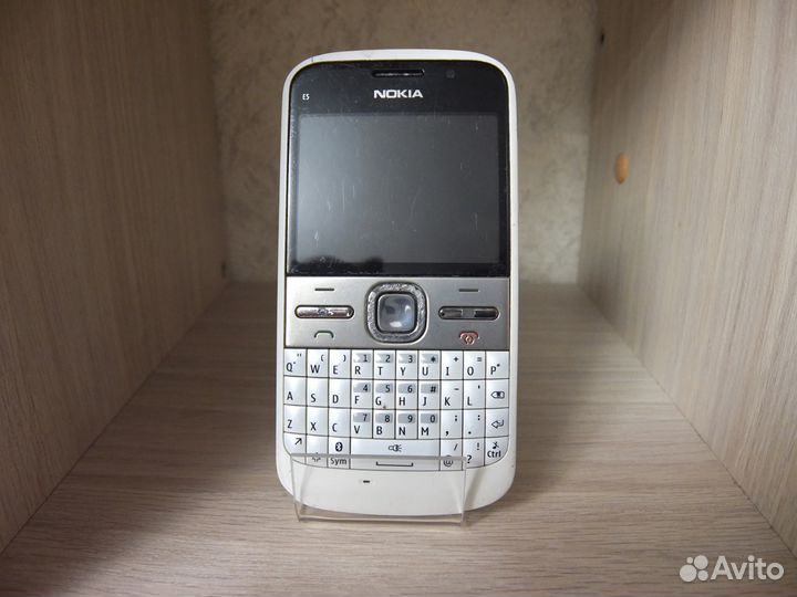 Nokia E5, 512 МБ