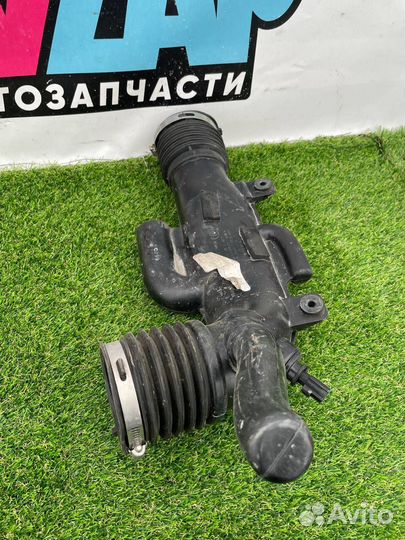 Патрубок воздушного фильтра Jeep Wrangler JL 2019