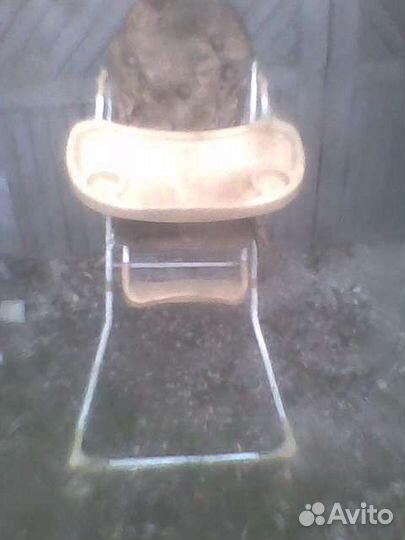 Стул и стол для кормления малыша высокий