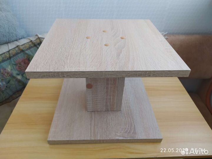 Стойки для полочной акустики