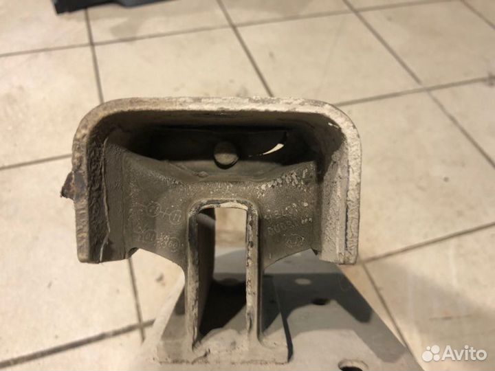 Балка, крепление МКПП Great Wall Hover H3 2 2010