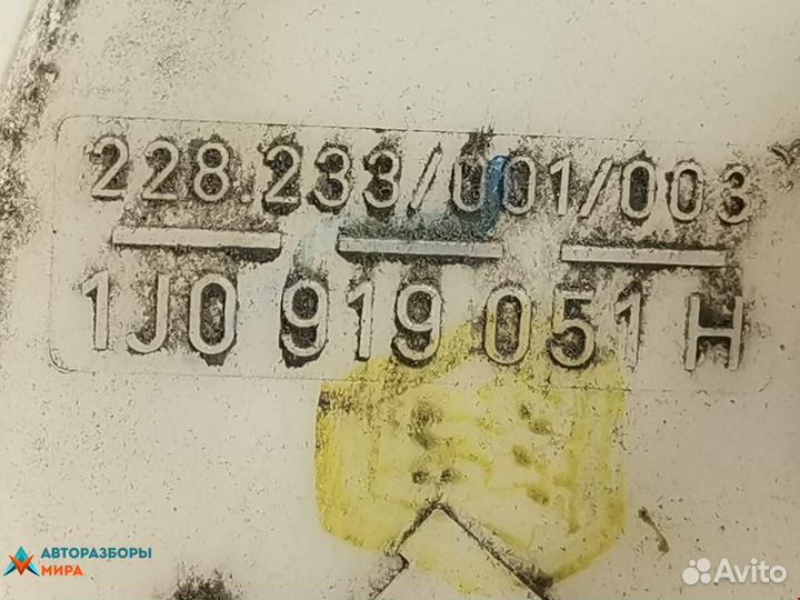 Насос топливный Volkswagen Golf 3 1999 1J0919087J