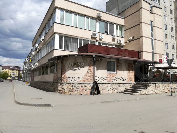 Гостиница, кафе 484.4 м²