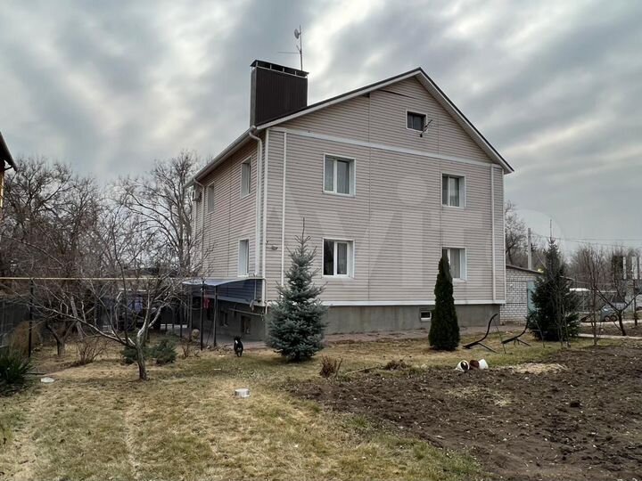 Коттедж 275 м² на участке 7 сот.