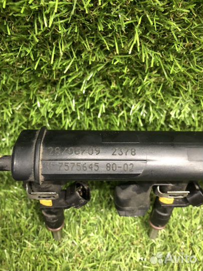 Топливная рампа с форсунками Peugeot 308