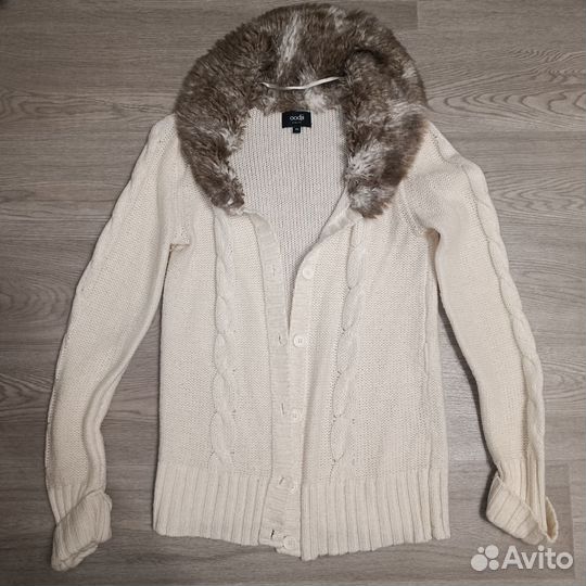 Халаты женские, тёплая безрукавка и разные кофты