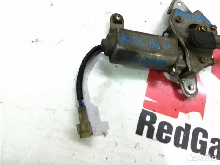 Мотор дворников задний Toyota Hiace KZH106W 1kzte