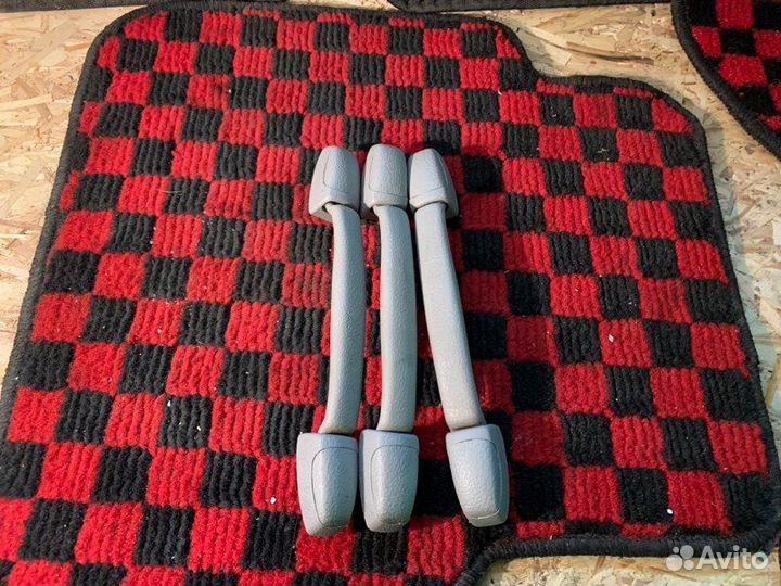 Ручки потолка Subaru Forester SG5 EJ202 2003