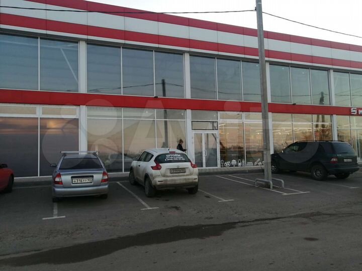 Здание, 318 м²