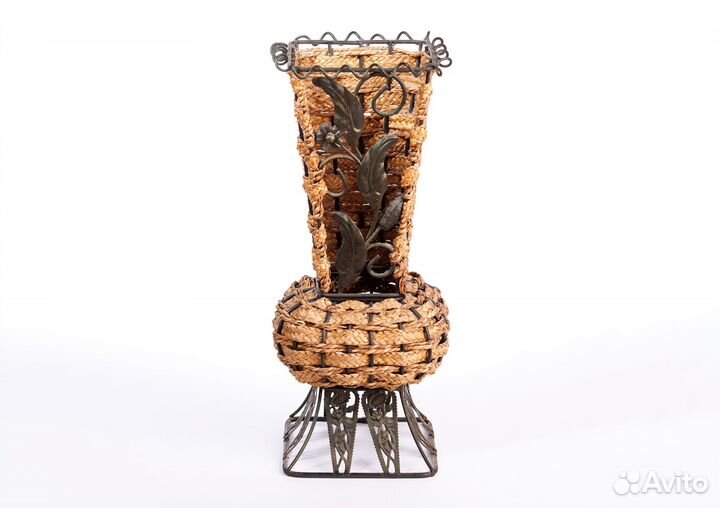 Ваза корзина плетеная винтажная с кованым узором
