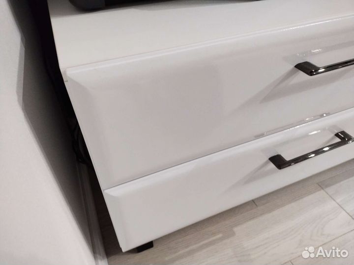 Тумба под телевизор