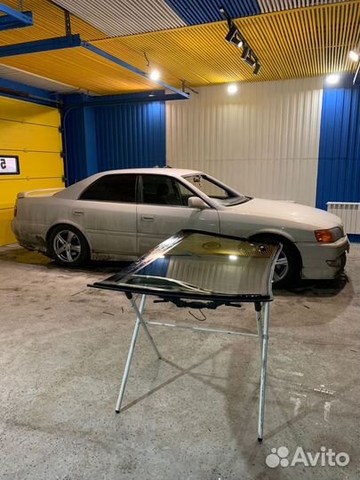 Лобовое стекло Тойота Марк 2 / Чайзер