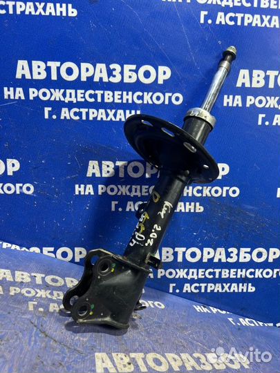 Задняя стойка амортизатора Toyota Camry 40 седан