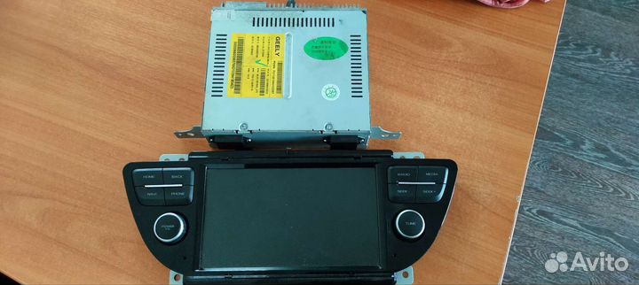 Магнитола Geely Atlas