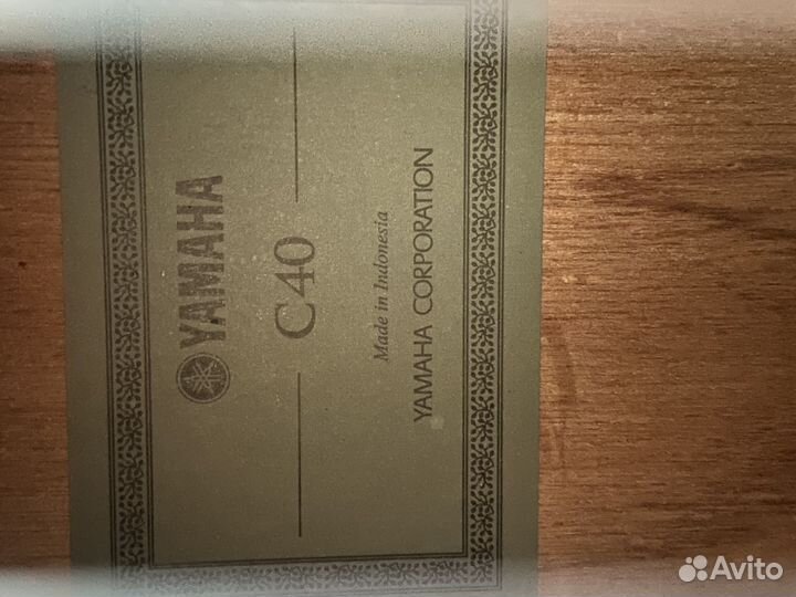 Гитара yamaha c40 с чехлом и подставкой