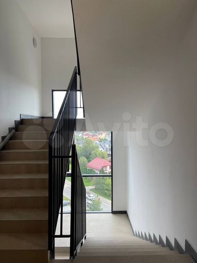 2-к. квартира, 63,5 м², 1/9 эт.