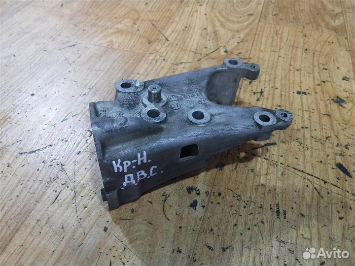 Кронштейн двигателя Peugeot 607 2000-2010