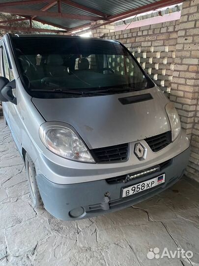 Рено трафик в разборе 01-06 год