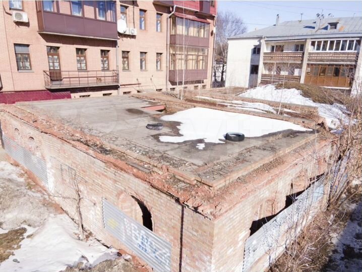 Здание в центре