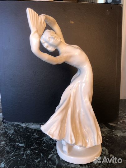 Фарфоровые статуэтка балерина