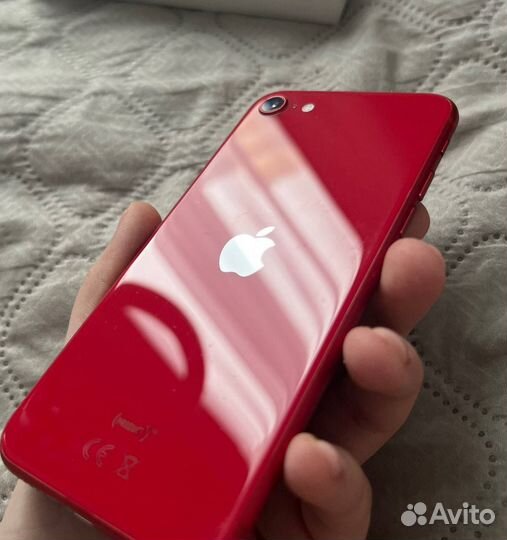 iPhone SE, 64 ГБ