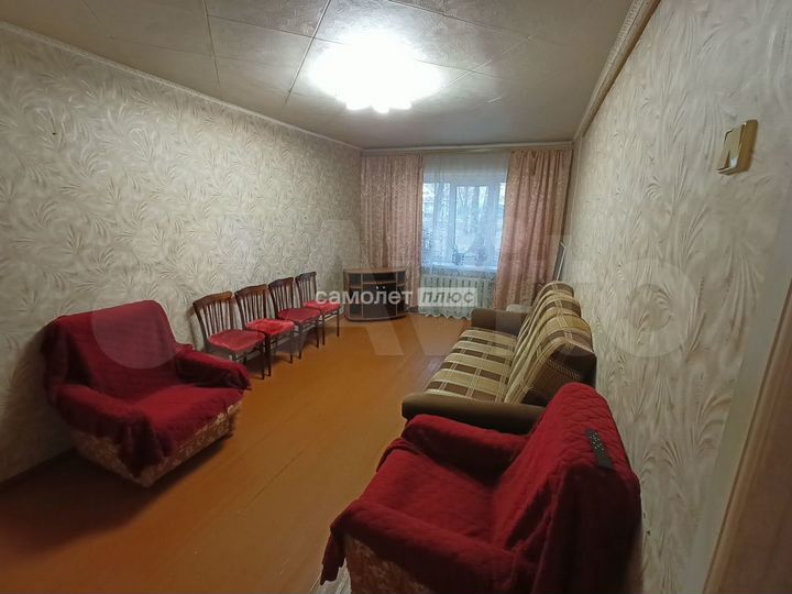 3-к. квартира, 54 м², 1/4 эт.