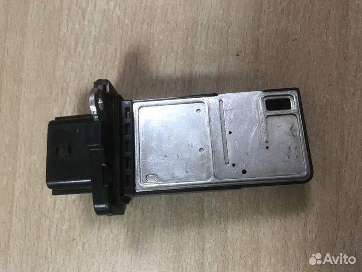 Nissan Датчик расхода воздуха 22680-7S000