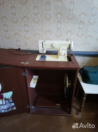 Швейная машина Чайка 132м