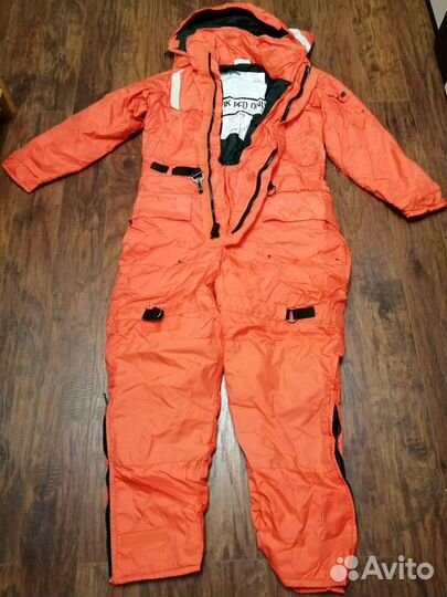 Защитный костюм(спасательный)