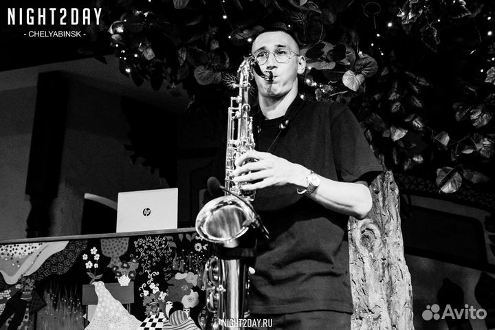 Саксофонист на мероприятие