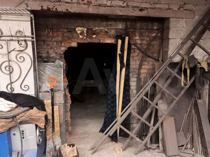 Гараж, > 30 м²