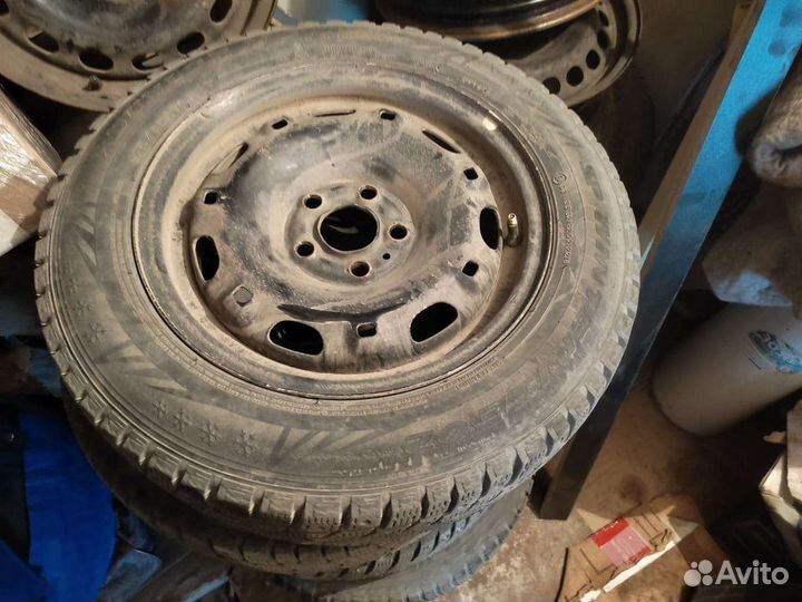 R14 Dunlop SP Winter Ice 02 175/60, PCD 5x100 DIA 54.1