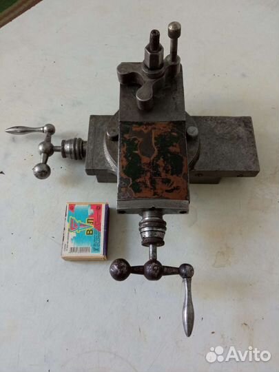 Суппорт часового токарного станка