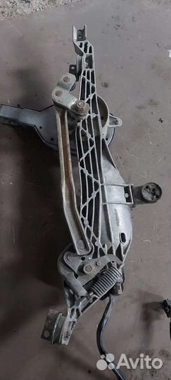 Трапеция дворников на Mercedes W14