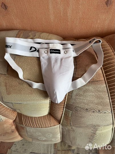 Защита для паха,одевалась 2 раза на соревнования
