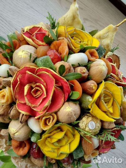 Сухофрукты в букете