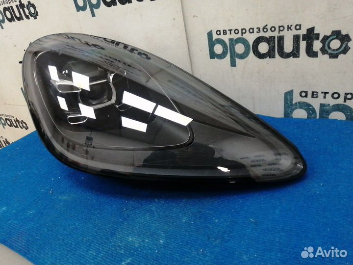Фара правая светодиодная 9Y0941032Q Porsche