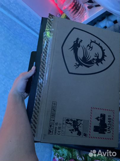 Ноутбук msi 17 b12v