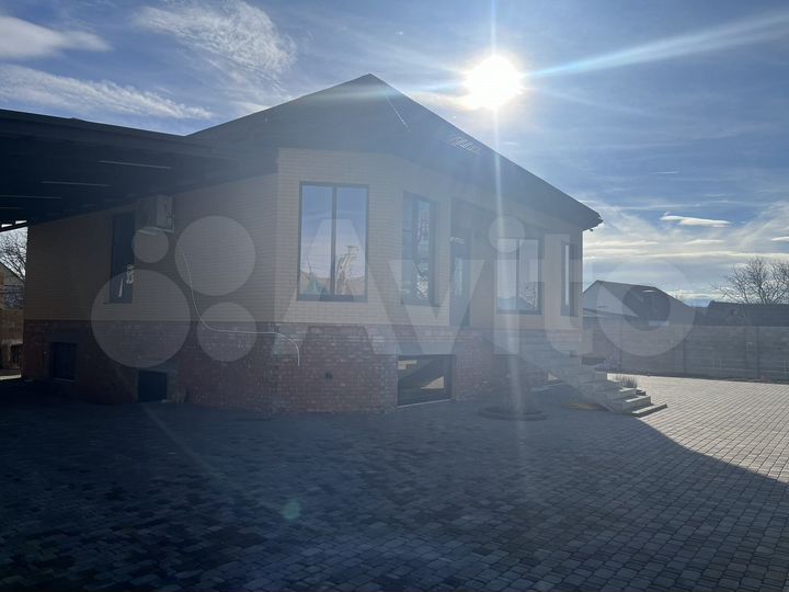 Дом 245 м² на участке 11,9 сот.