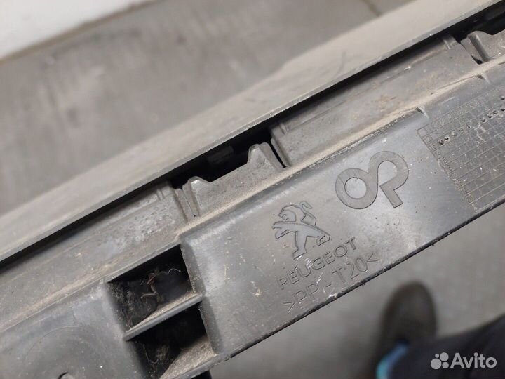 Накладка замка капота Peugeot 308, 2014